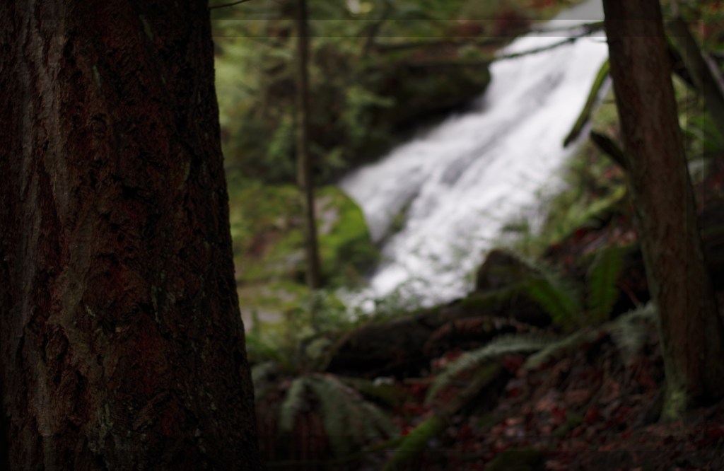 pano-bg-falls-01_fused_3840x2501